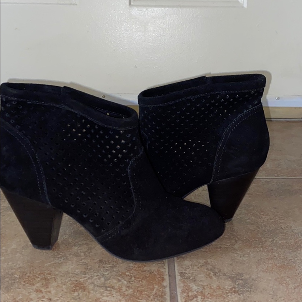 Jessica Simpson black suede booties 6.5
